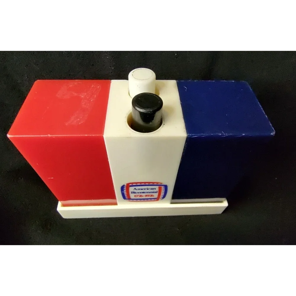 American Bicentennial Push Button Salt Pepper Shaker Patriot Red White Blue 1976